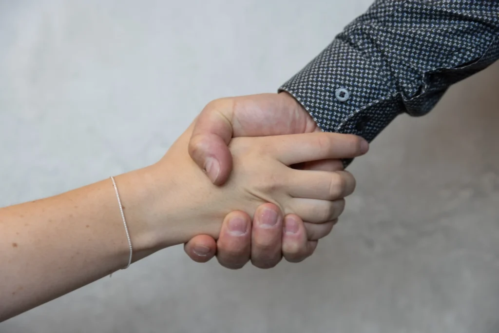 cmt hands